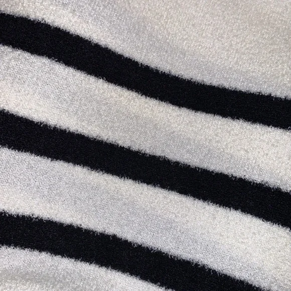 NWT Vince Camuto Eyelash Cozy Striped Turtleneck Sweater, Ivory Fluff & Black - Picture 10 of 11